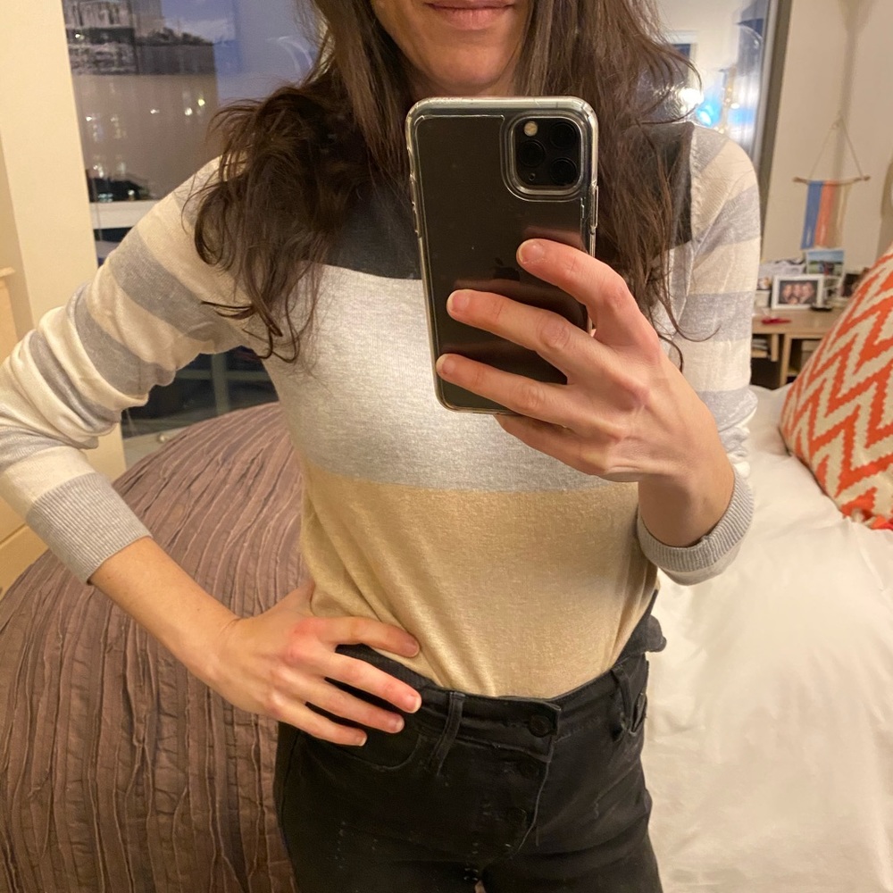 Color block sweater in gray, white, beige